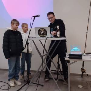 So Kiddies, bald fang ihr dicke Trümmer, in der Ems gibt es stattliche Barsche.