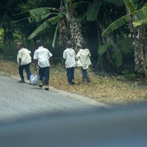 Kids auf dem Schulweg