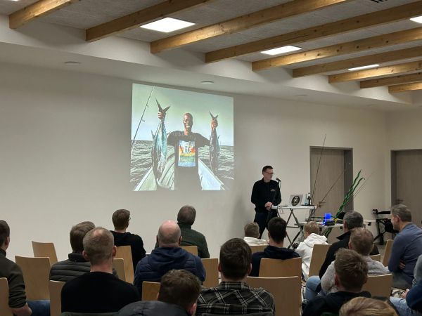 Es gibt keinen Barsch auf Hawaii- von Listrup in die Ferne und zurück